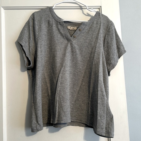 Madewell Tops - Madewell Plus Split-Neck Henley Tee ⛳️